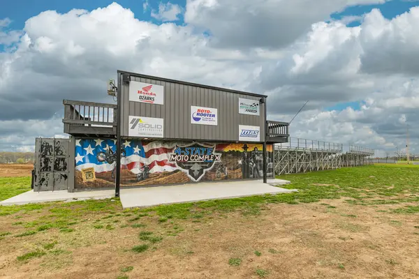 4-State Moto Complex
