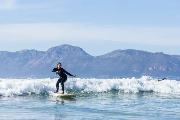 AFRICA SURF SCHOOL CAPE TOWN/ Muizenberg