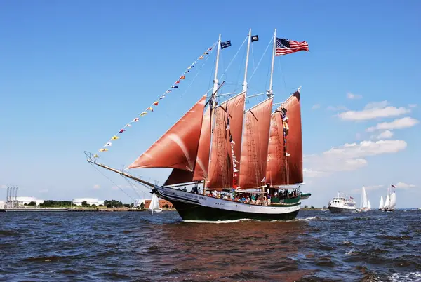 American Rover Sailing Cruises