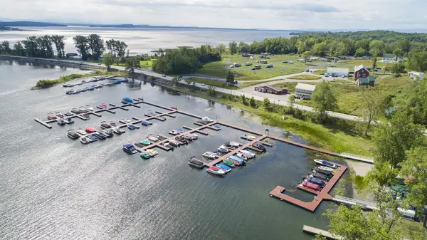Apple Island Marina