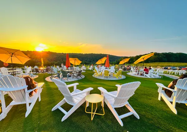 Aquila's Nest Vineyards, Sandy Hook, CT