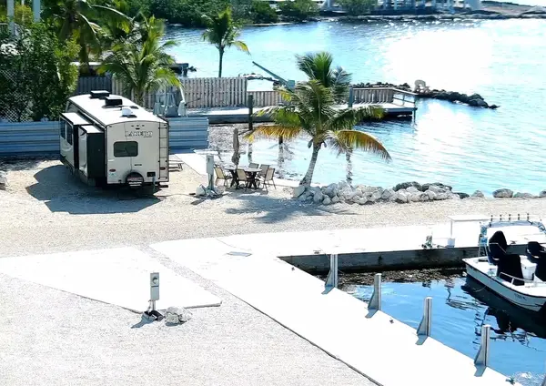 Blue Fin Rock Harbor RV Park & Marina