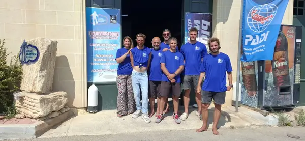 Blue waters dive cove diving centre
