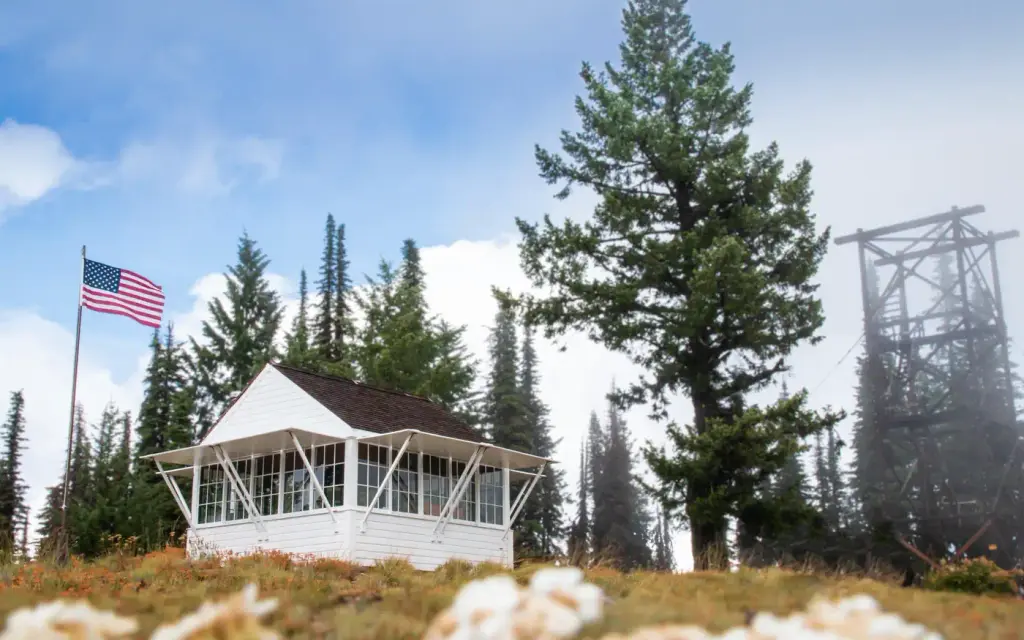 Spyglass Ground House, a Forest Service cabin rental