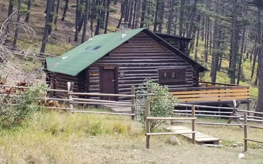 Lost Horse Cabin, a Forest Service cabin rental