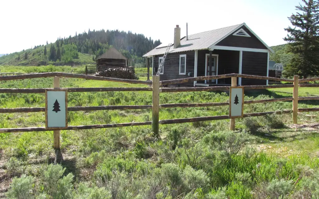 Sherman Guard Station and Bunkhouse, a Forest Service cabin rental