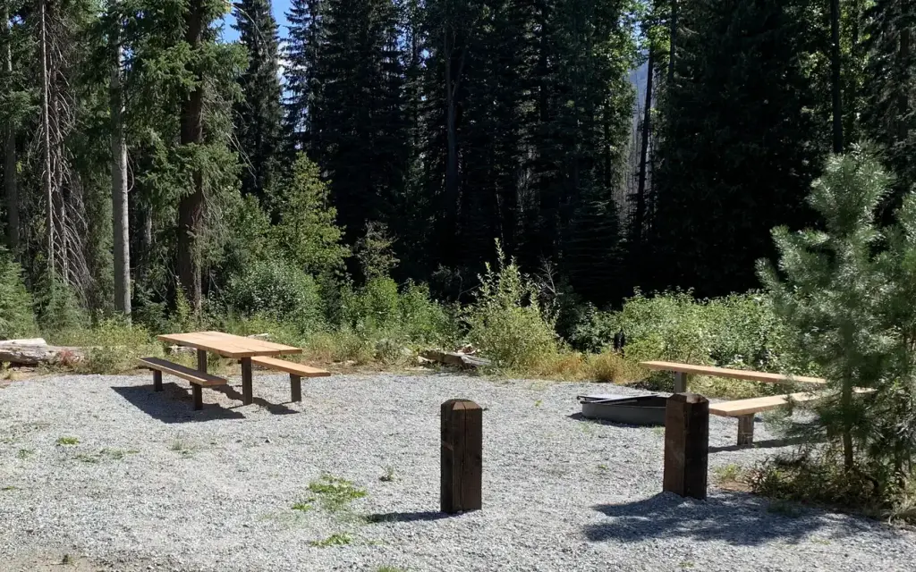 Three Creek Group Site - Okanogan-Wenatchee NF, a Forest Service group camp