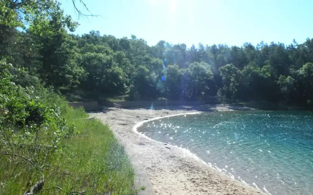 Kneff Lake Campground, a Forest Service campground