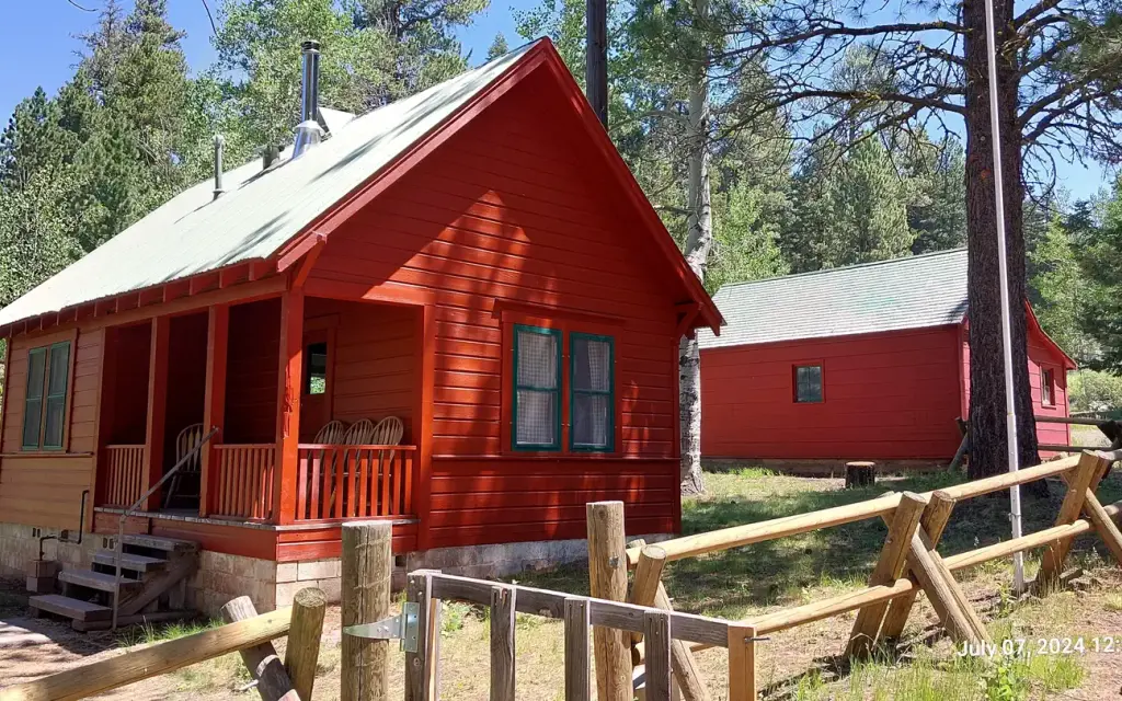 Patterson Guard Station, a Forest Service cabin rental