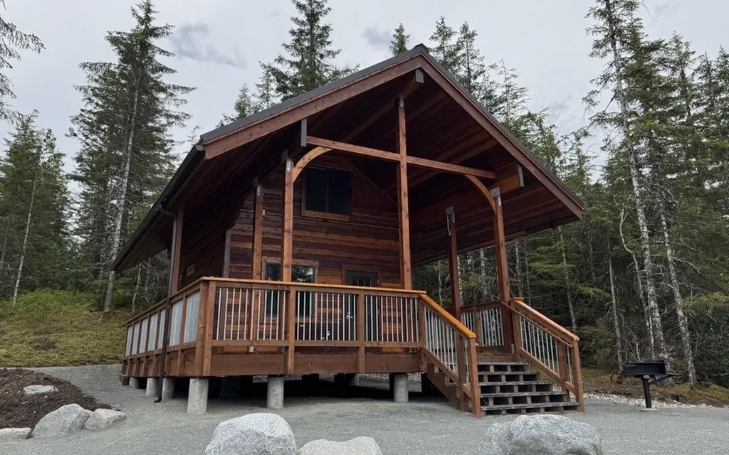Sítʼ Yá Hítʼ Cabin, a Forest Service cabin rental