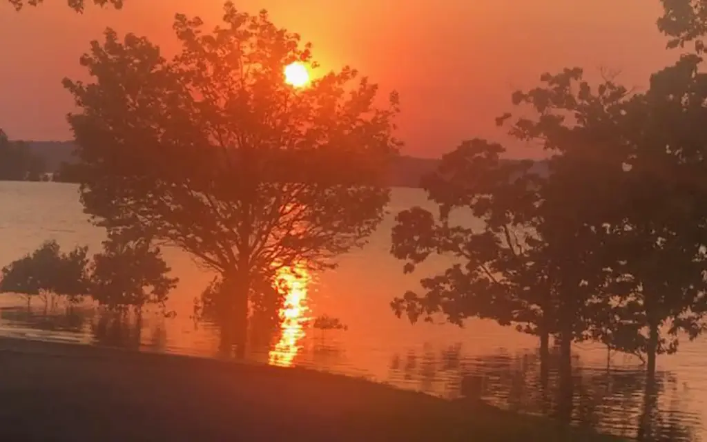 Dam Site(Greers Ferry), an Army Corps campground