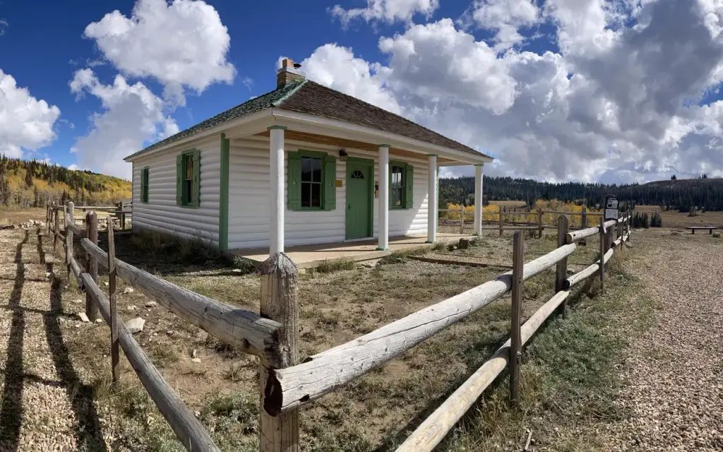 Seely Creek Guard Station, a Forest Service cabin rental