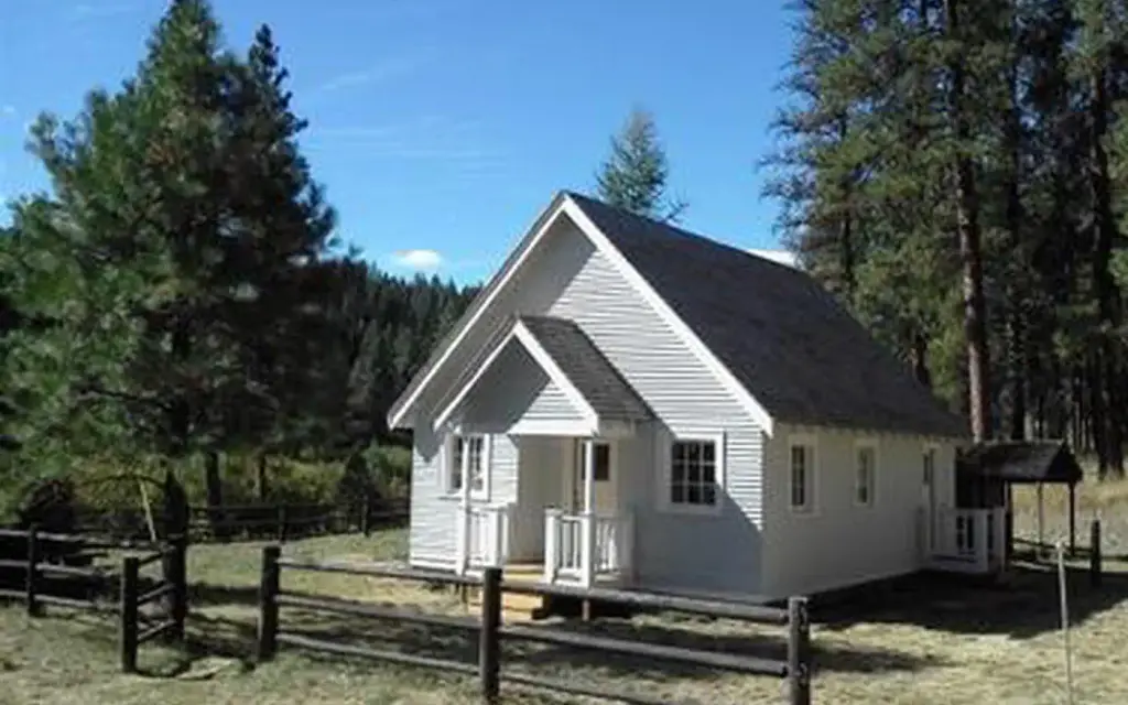 Sunshine Guard Station, a Forest Service cabin rental