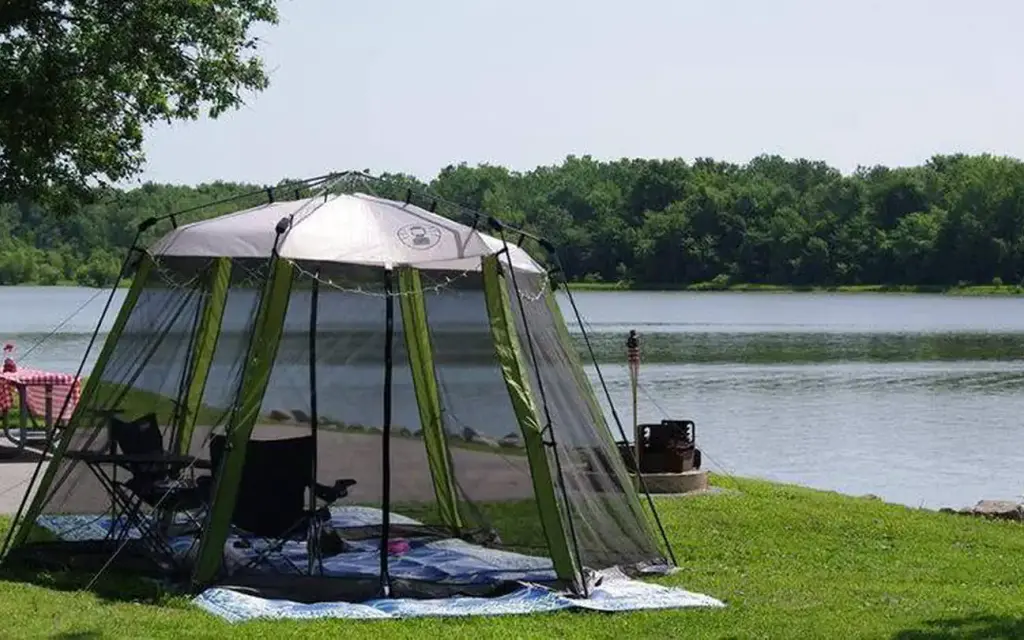 Dam West Campground, an Army Corps campground
