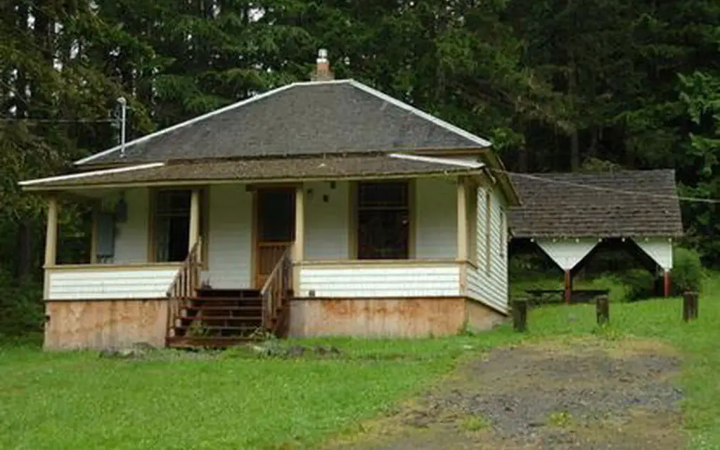 Louella Cabin, a Forest Service cabin rental