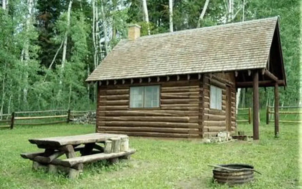Jack Creek Guard Station, a Forest Service cabin rental