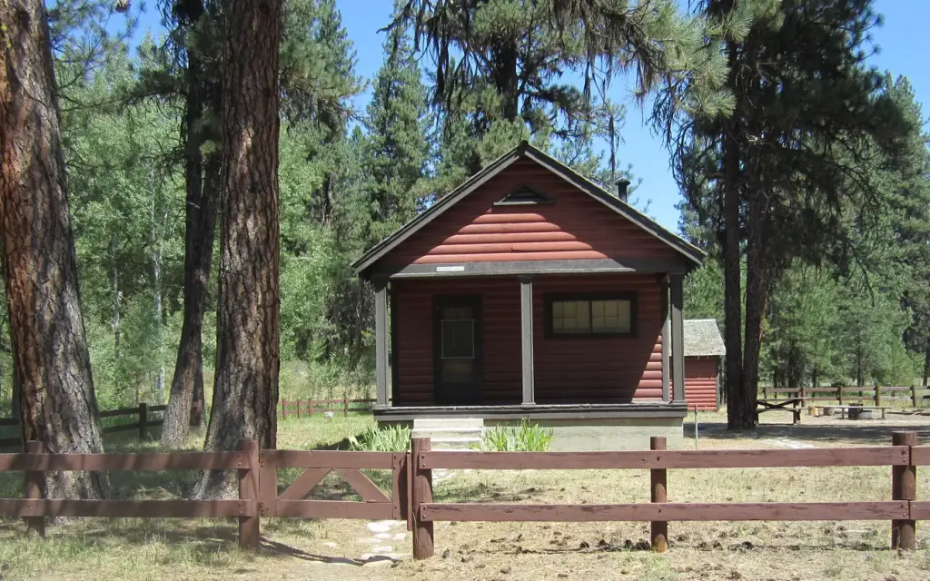 Barber Flat Cabin, a Forest Service cabin rental