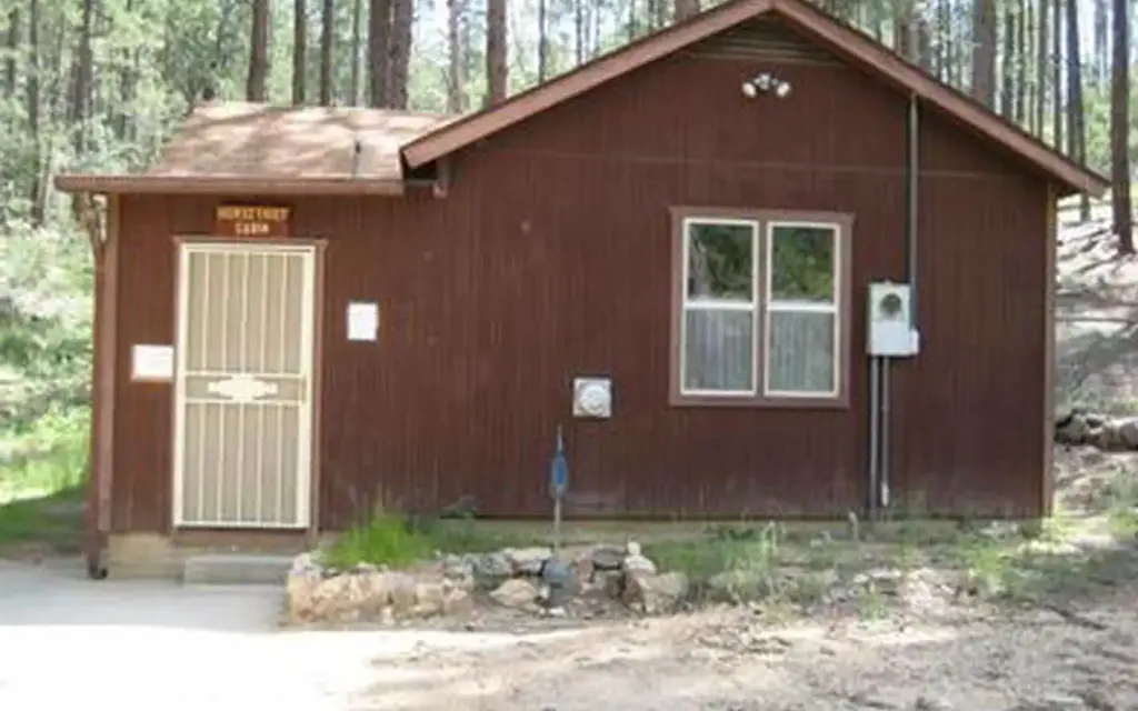 Horsethief Cabin, a Forest Service cabin rental