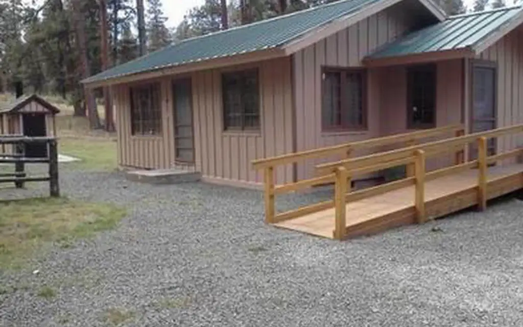 Deer Creek Guard Station Cabin, a Forest Service cabin rental