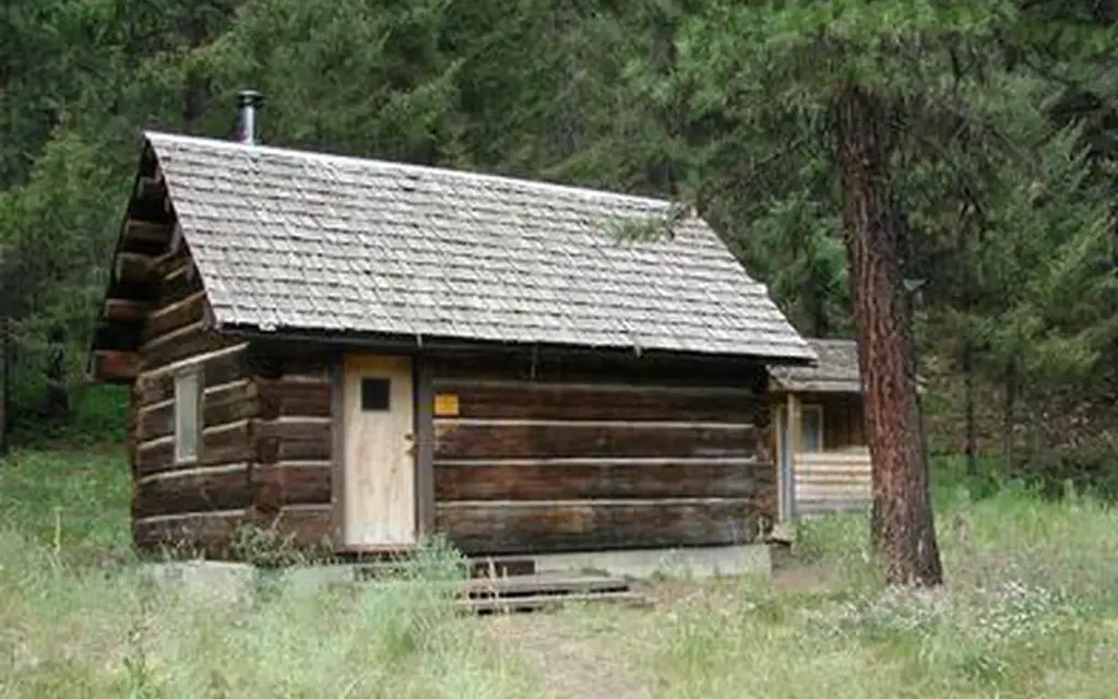 Teanaway Guard Station, a Forest Service cabin rental