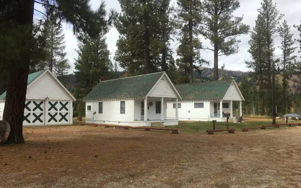 Atlanta Cabin, a Forest Service cabin rental