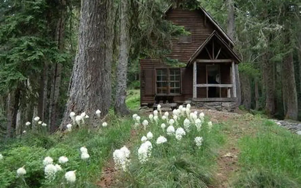 Musick Guard Station, a Forest Service cabin rental