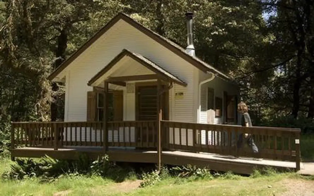 Packers Cabin, a Forest Service cabin rental
