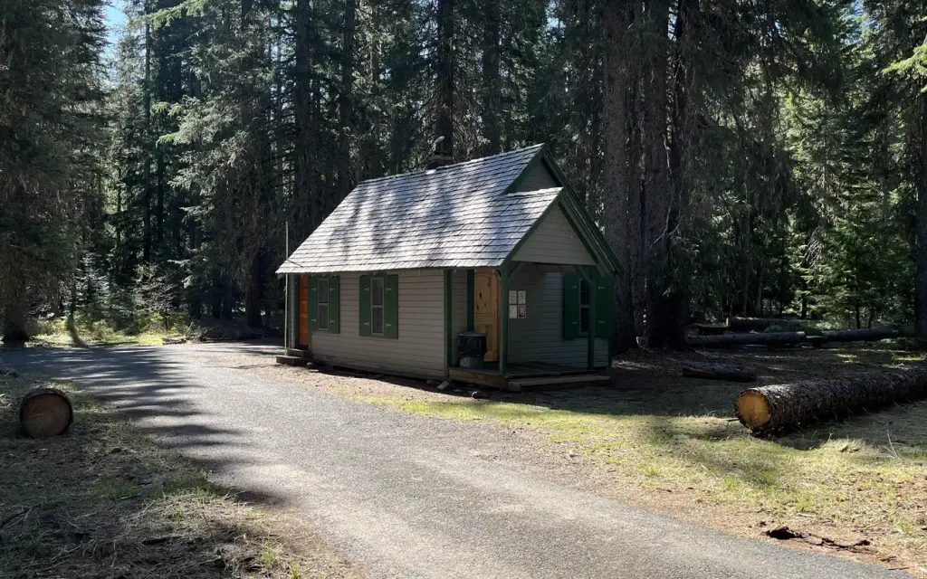 Box Canyon Guard Station Cabin, a Forest Service cabin rental