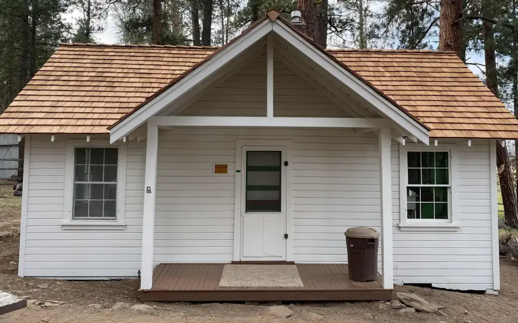 Currier Guard Station, a Forest Service cabin rental