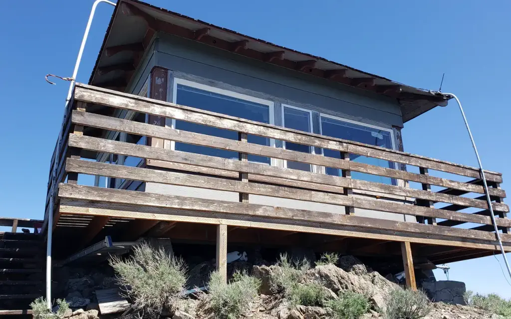 Hager Mountain Lookout, a Forest Service cabin rental