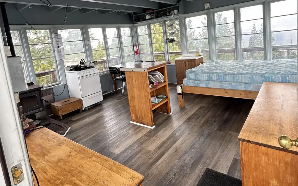 Fivemile Butte Lookout, a Forest Service cabin rental