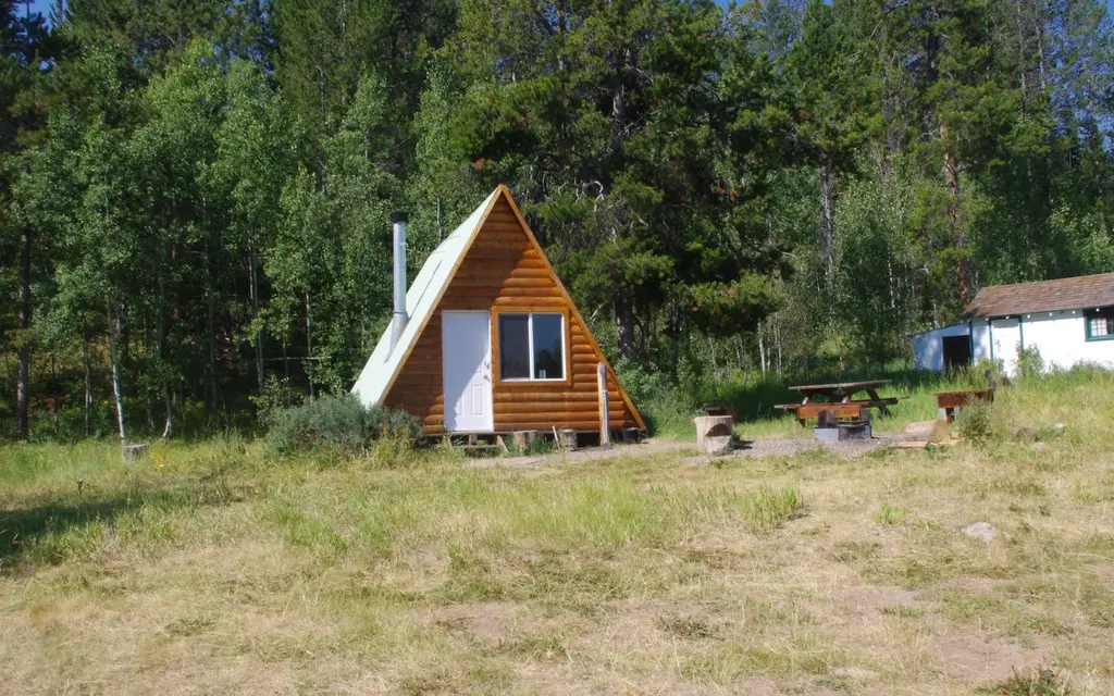 Clear Creek Guard Station, a Forest Service cabin rental