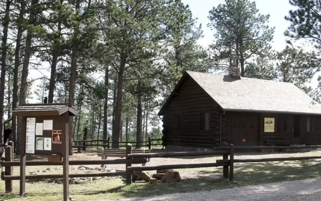 Summit Ridge Lookout Cabin, a Forest Service cabin rental