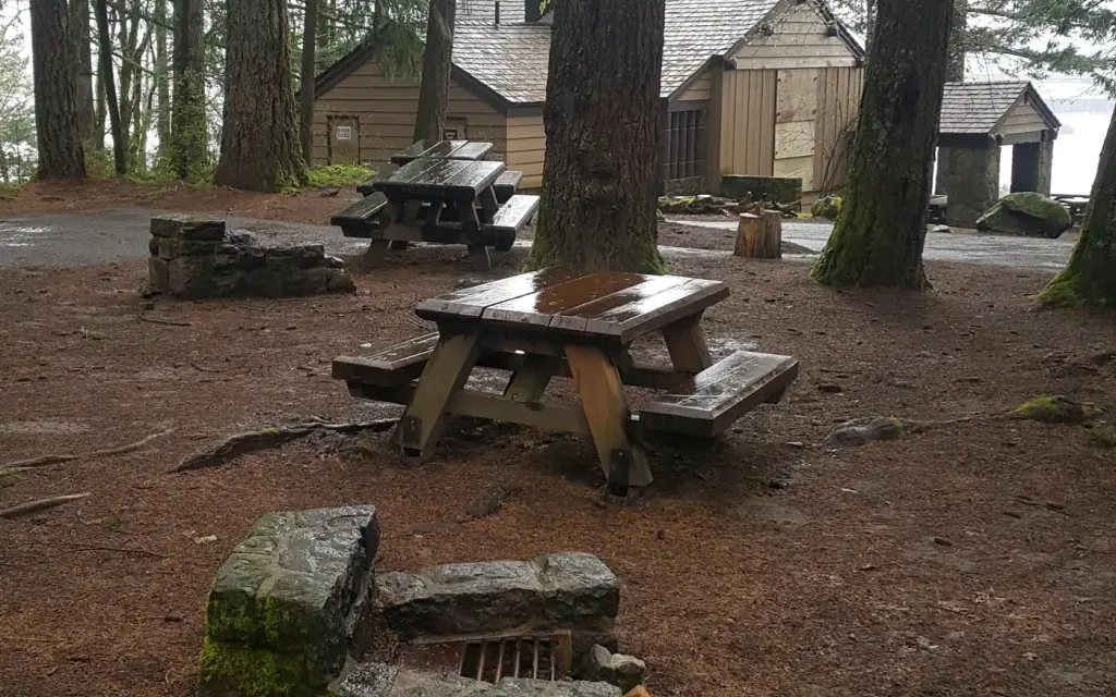 Eagle Creek Overlook Grp Site, a Forest Service group camp