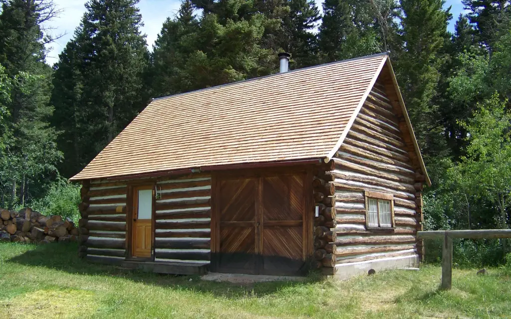 Bear Creek Bunkhouse, a Forest Service cabin rental