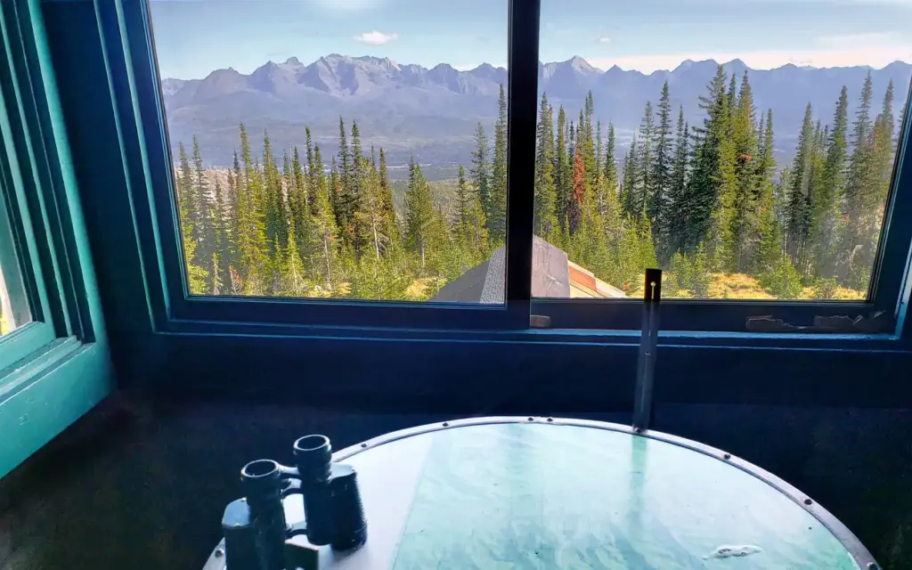 Hornet Lookout, a Forest Service cabin rental