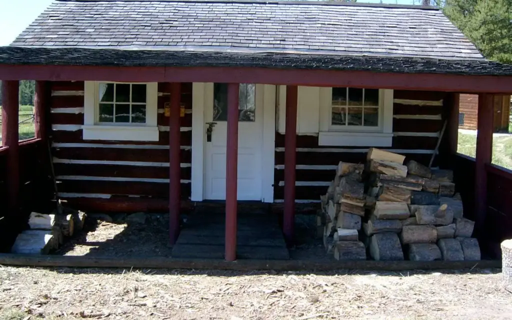 Hogan Cabin, a Forest Service cabin rental