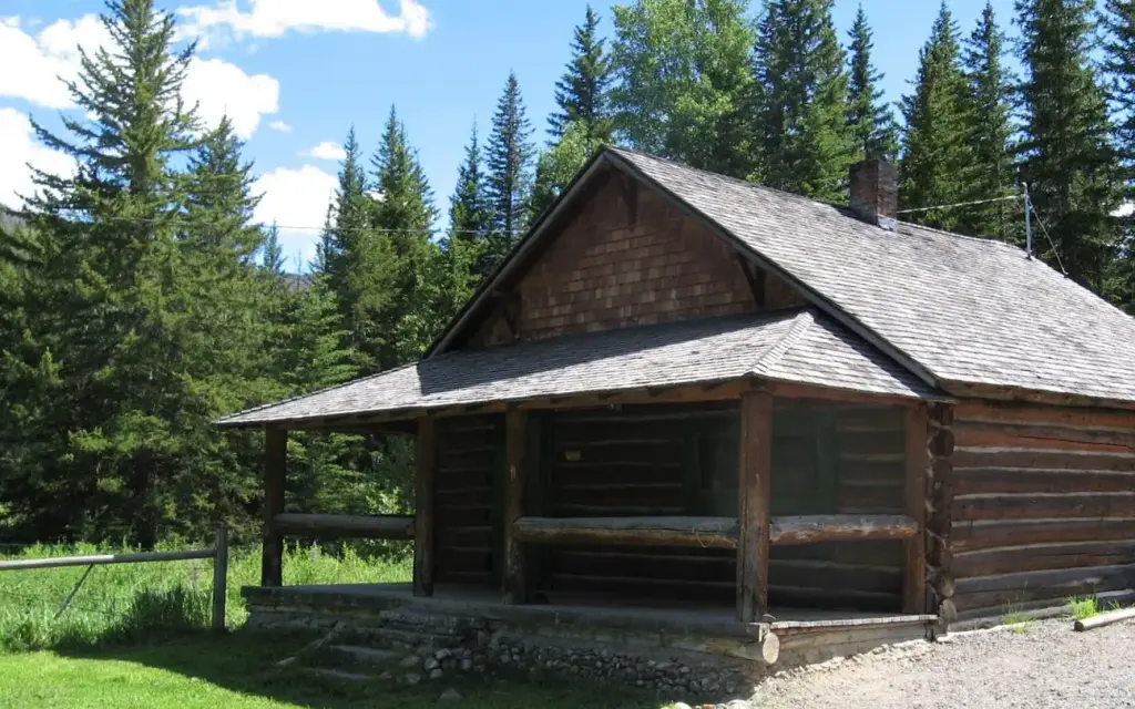 West Boulder Cabin, a Forest Service cabin rental