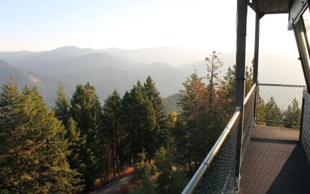 Thompson Peak Lookout Tower, a Forest Service cabin rental