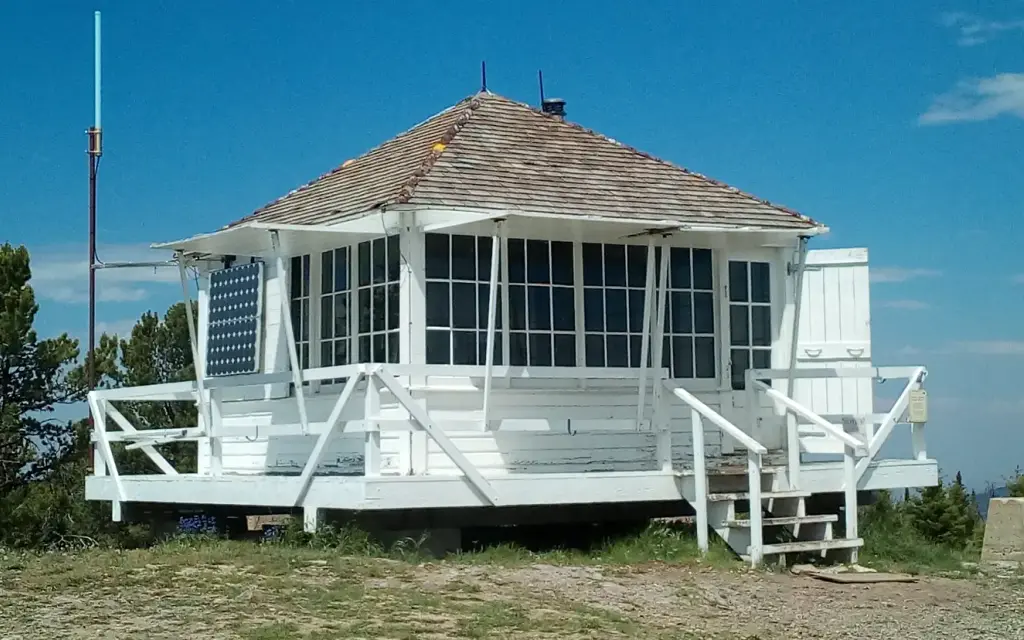 Monument Peak Lookout, a Forest Service cabin rental