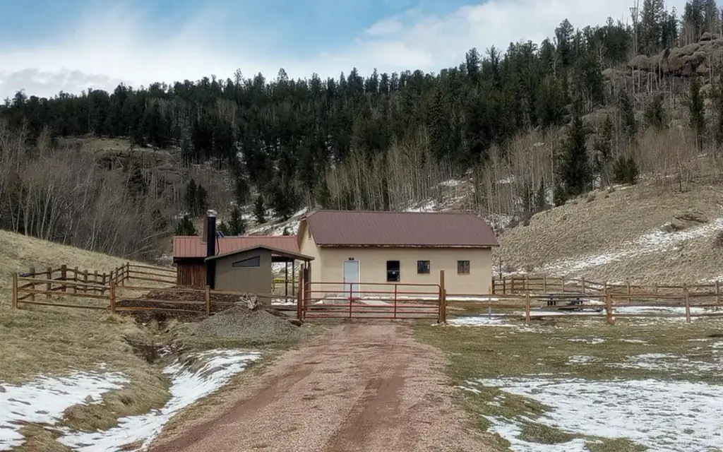 Carnero Guard Station, a Forest Service cabin rental