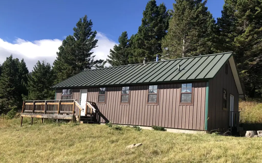 Thompson Guard Station, a Forest Service cabin rental