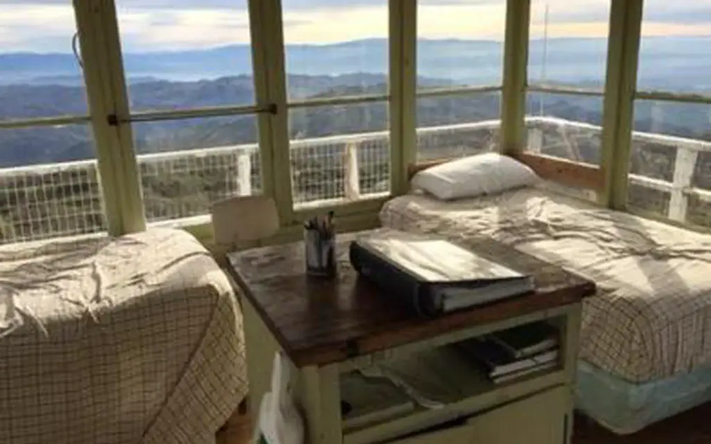 Oak Flat Lookout, a Forest Service cabin rental