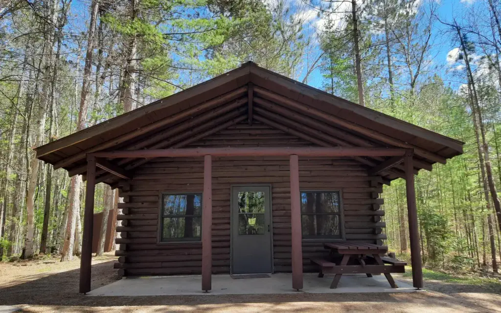 Tom's Lake Cabin, a Forest Service cabin rental