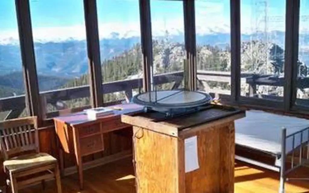 Mestaa’ėhehe Mountain Fire Lookout, a Forest Service cabin rental