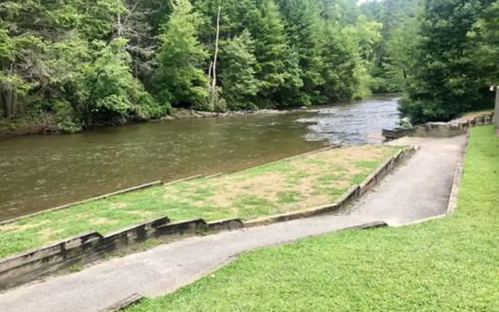 Toccoa River Sandy Bottoms Campground, a Forest Service campground