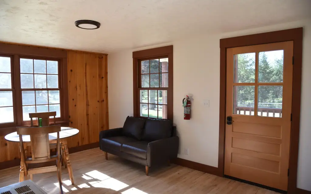 Paddy Flat Guard Station, a Forest Service cabin rental