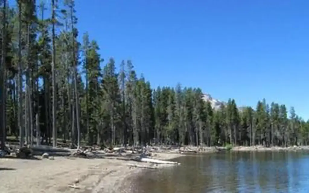 Fourmile Lake Campground, a Forest Service campground