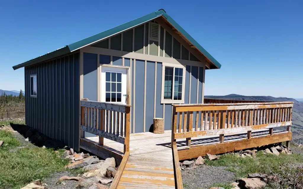 Fremont Point Cabin, a Forest Service cabin rental