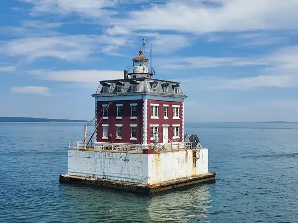 Cross Sound Lighthouse Cruises